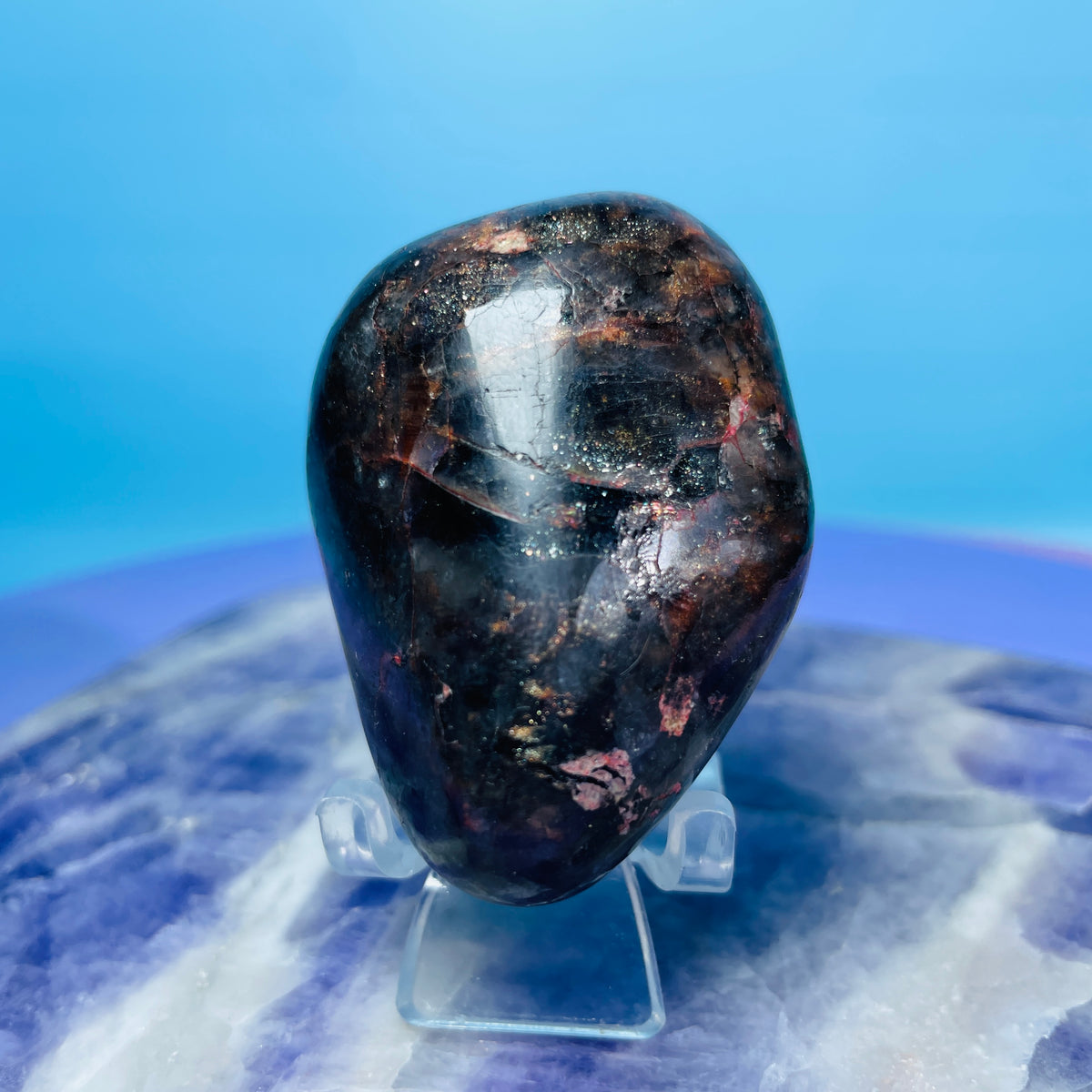 Iolite + Sunstone Small Freeform (Video)