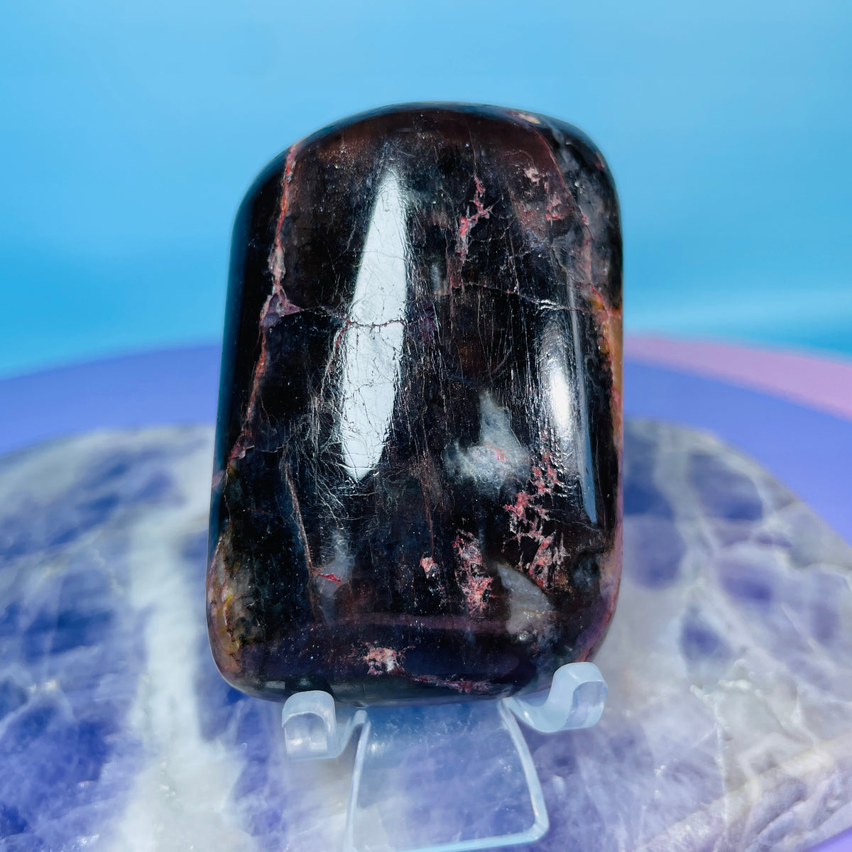 Iolite + Sunstone Small Freeform (Video)