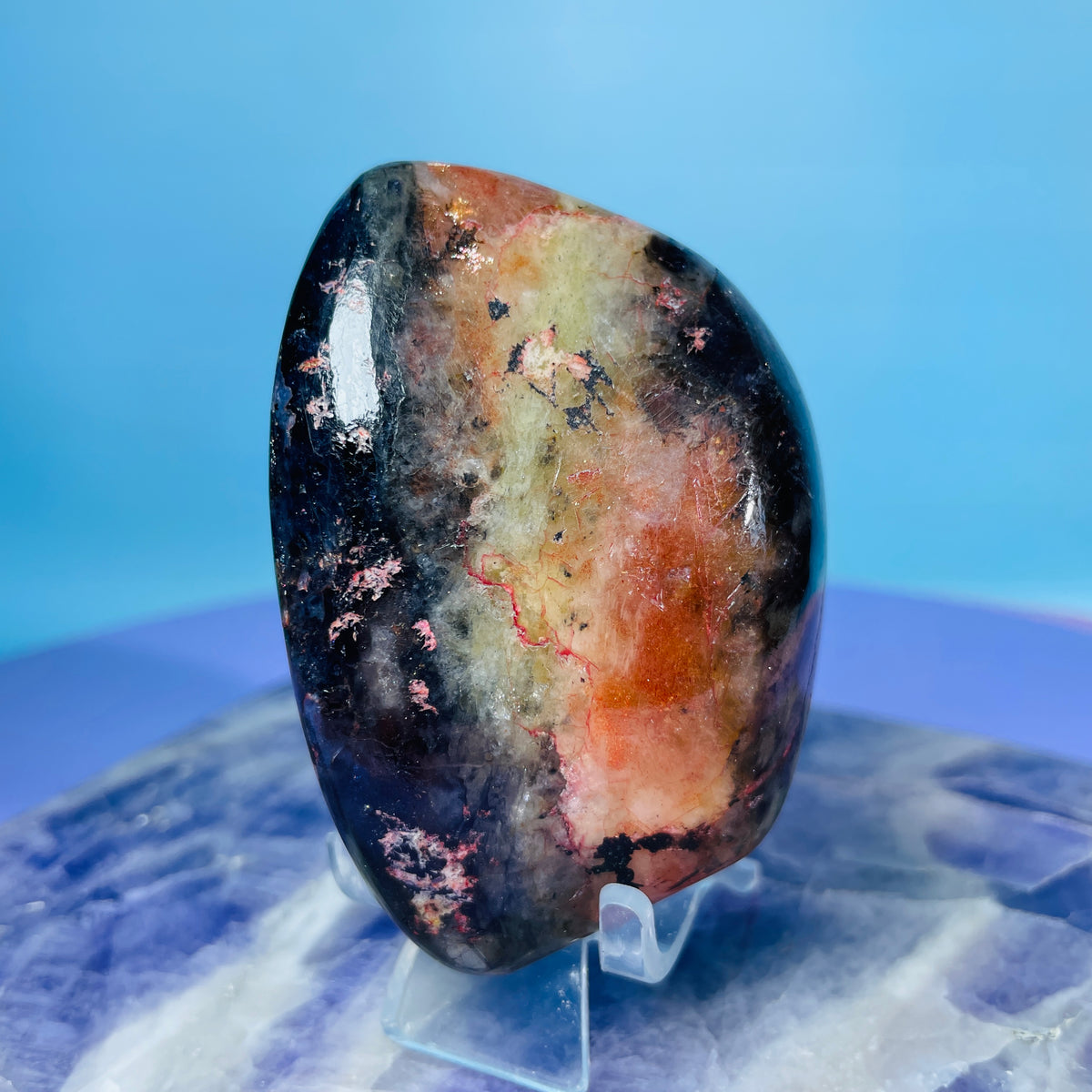 Iolite + Sunstone Small Freeform (Video)