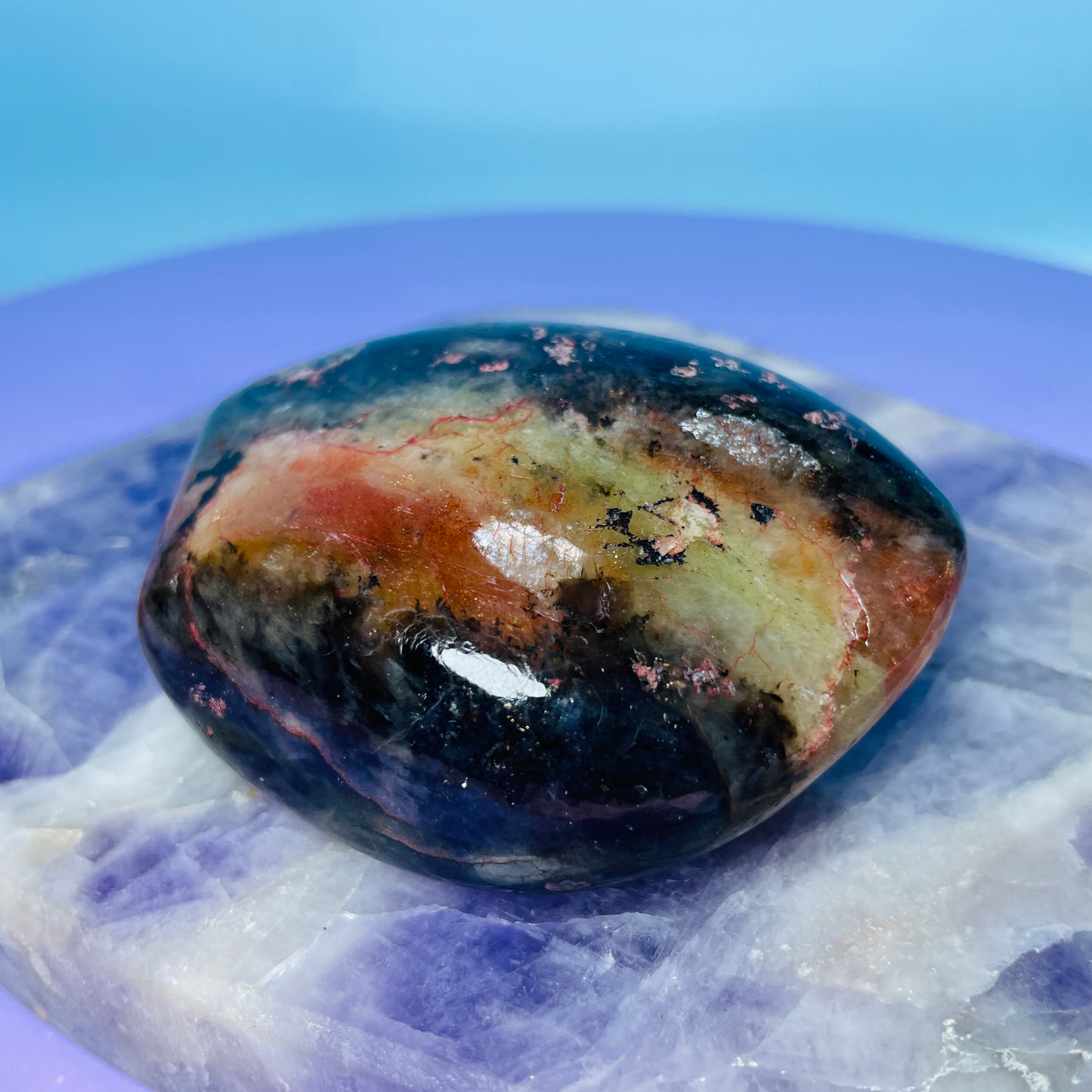 Iolite + Sunstone Small Freeform (Video)