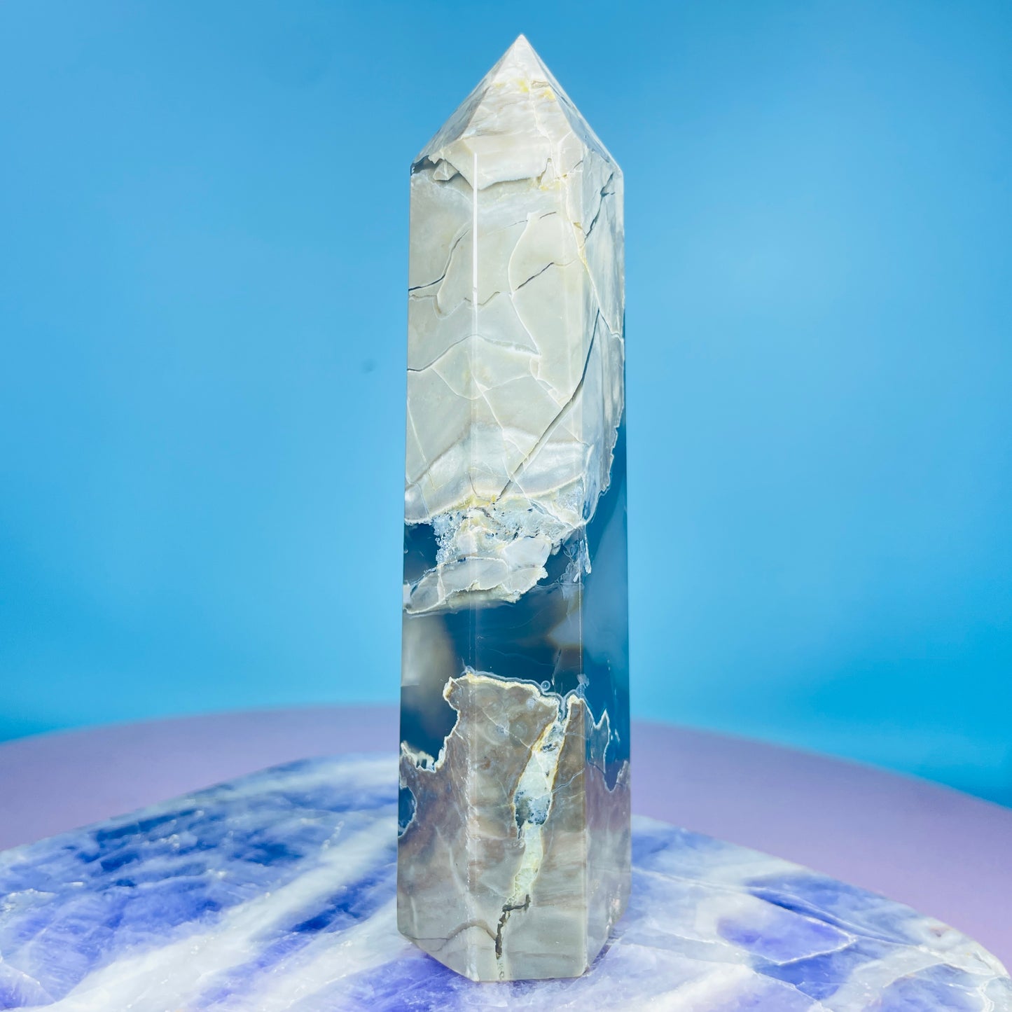 Mangano Calcite in Volcanic Agate Medium Tower (Double UV Reaction)