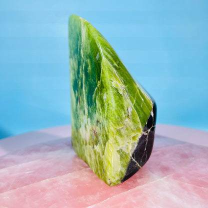 Tremolite Medium Freeform (with Chromite)