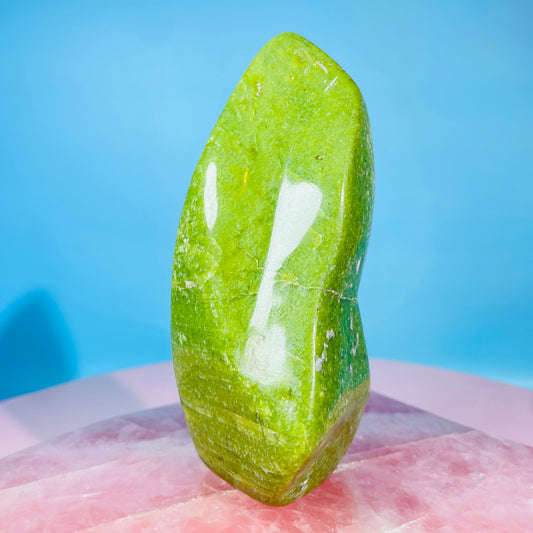 Tremolite Medium Freeform (Video)