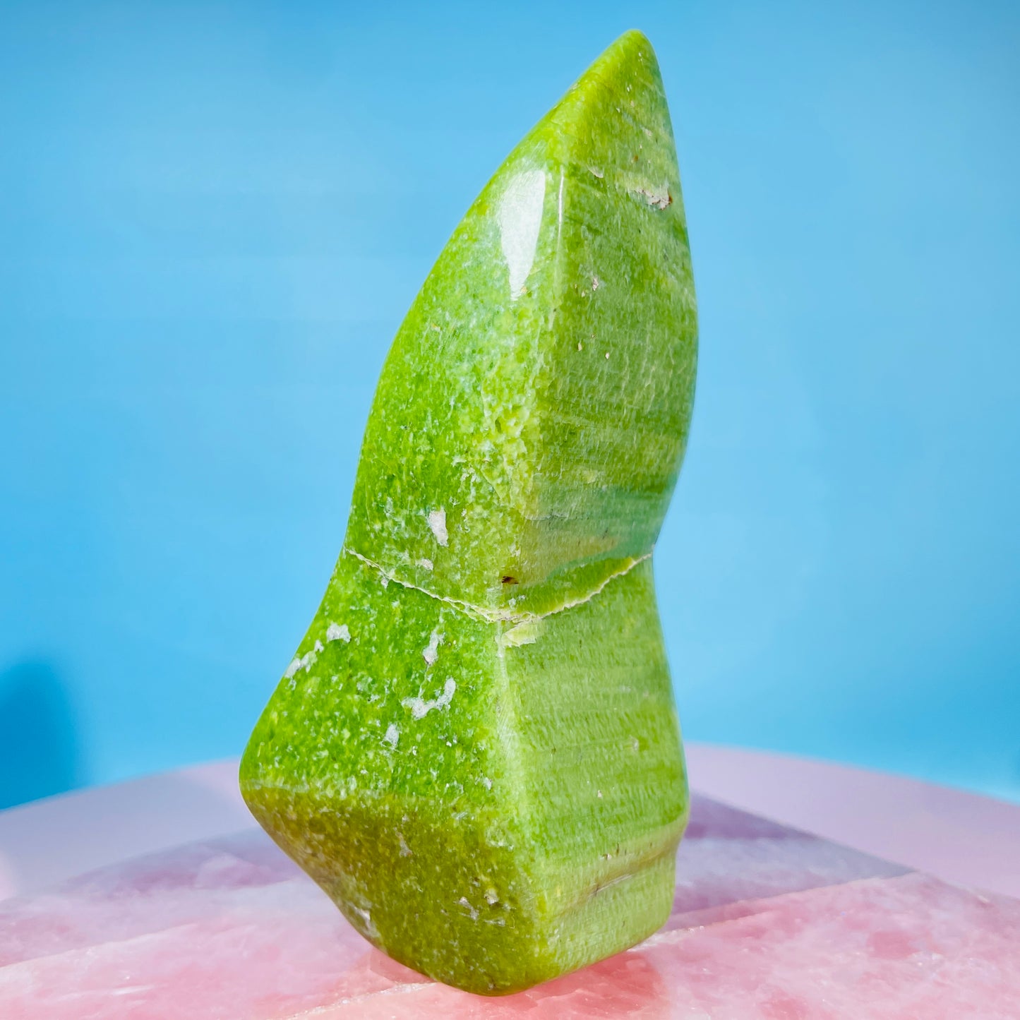 Tremolite Medium Freeform (Video)