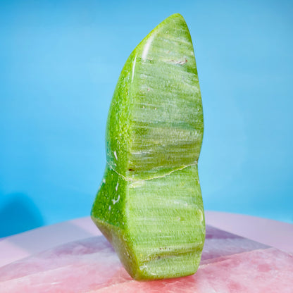 Tremolite Medium Freeform (Video)