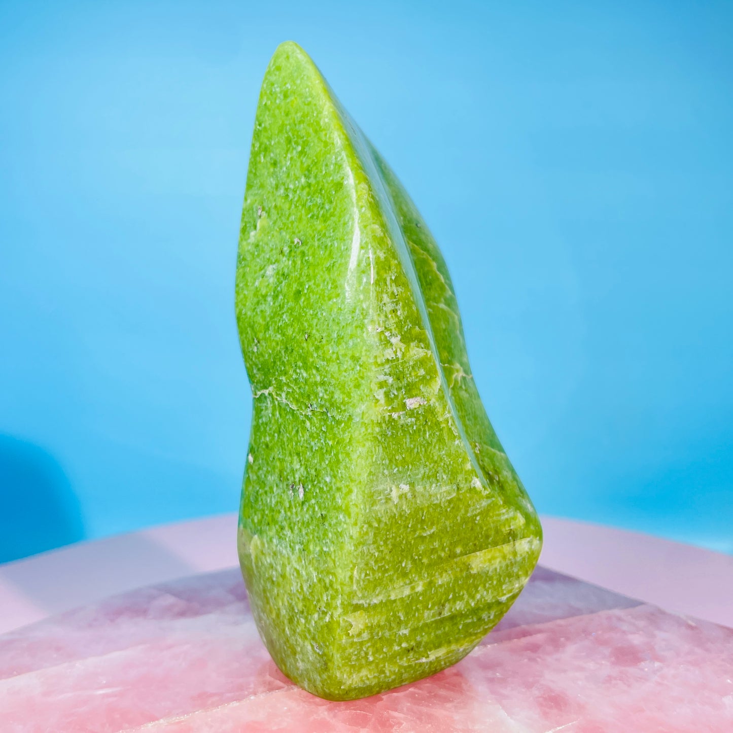 Tremolite Medium Freeform (Video)