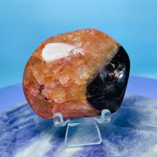 Iolite + Sunstone Small Freeform (Video)