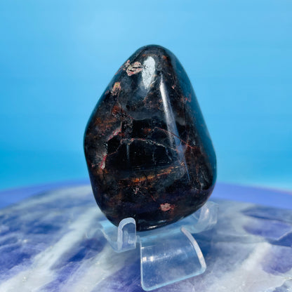 Iolite + Sunstone Small Freeform (Video)