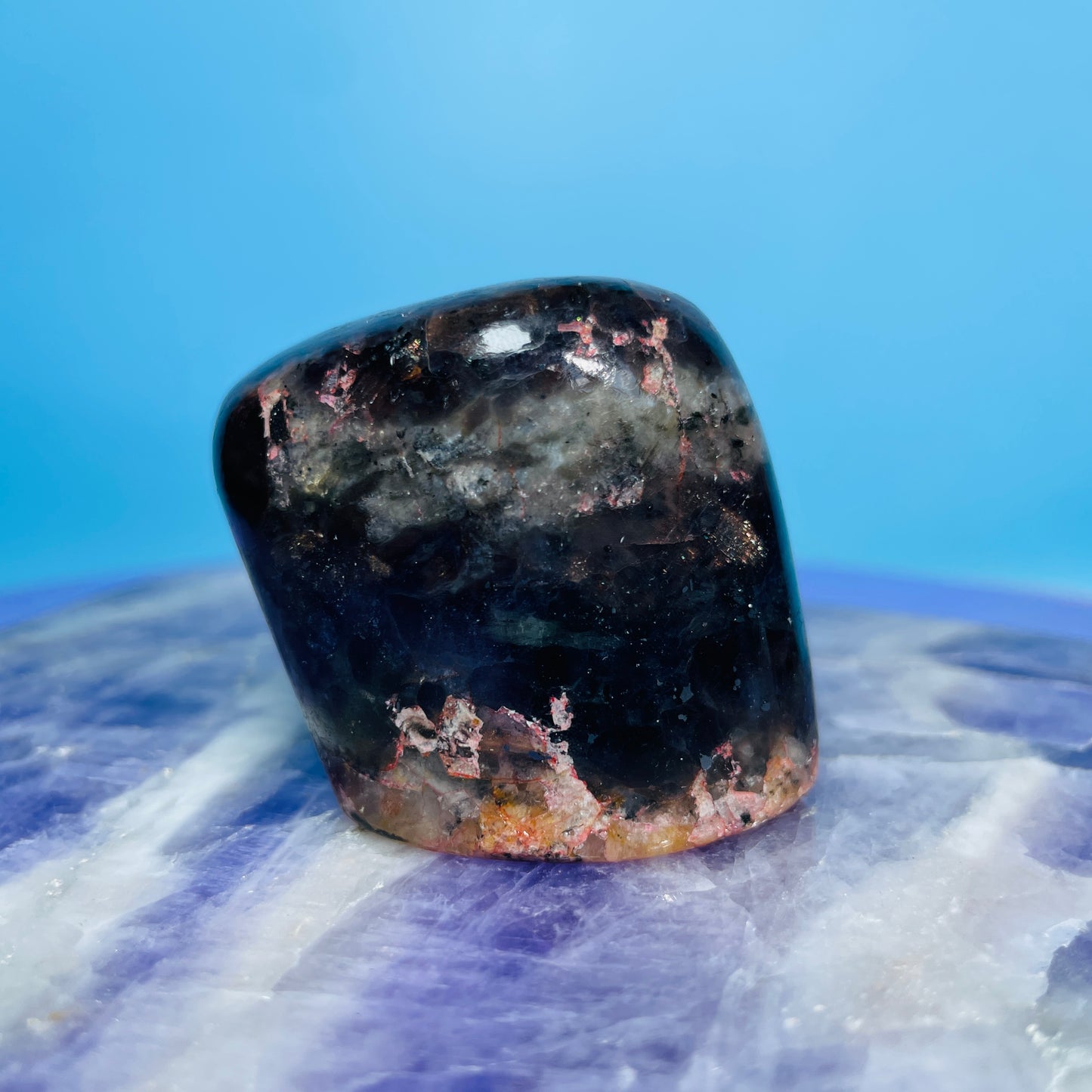 Iolite + Sunstone Small Freeform (Video)