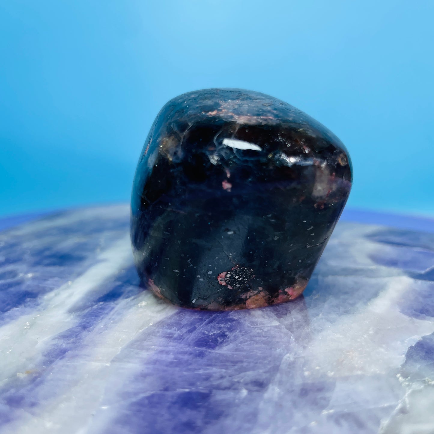 Iolite + Sunstone Small Freeform (Video)