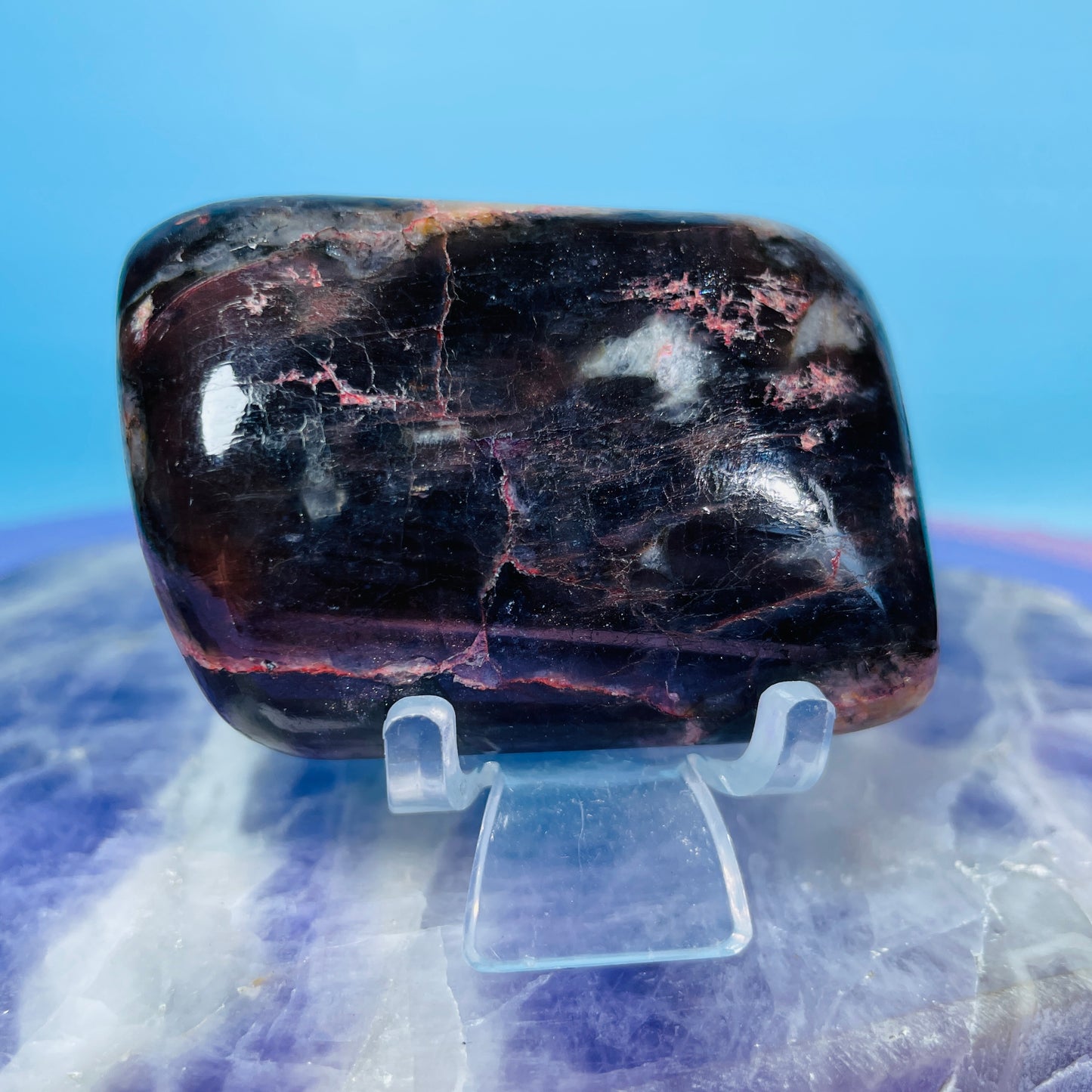 Iolite + Sunstone Small Freeform (Video)