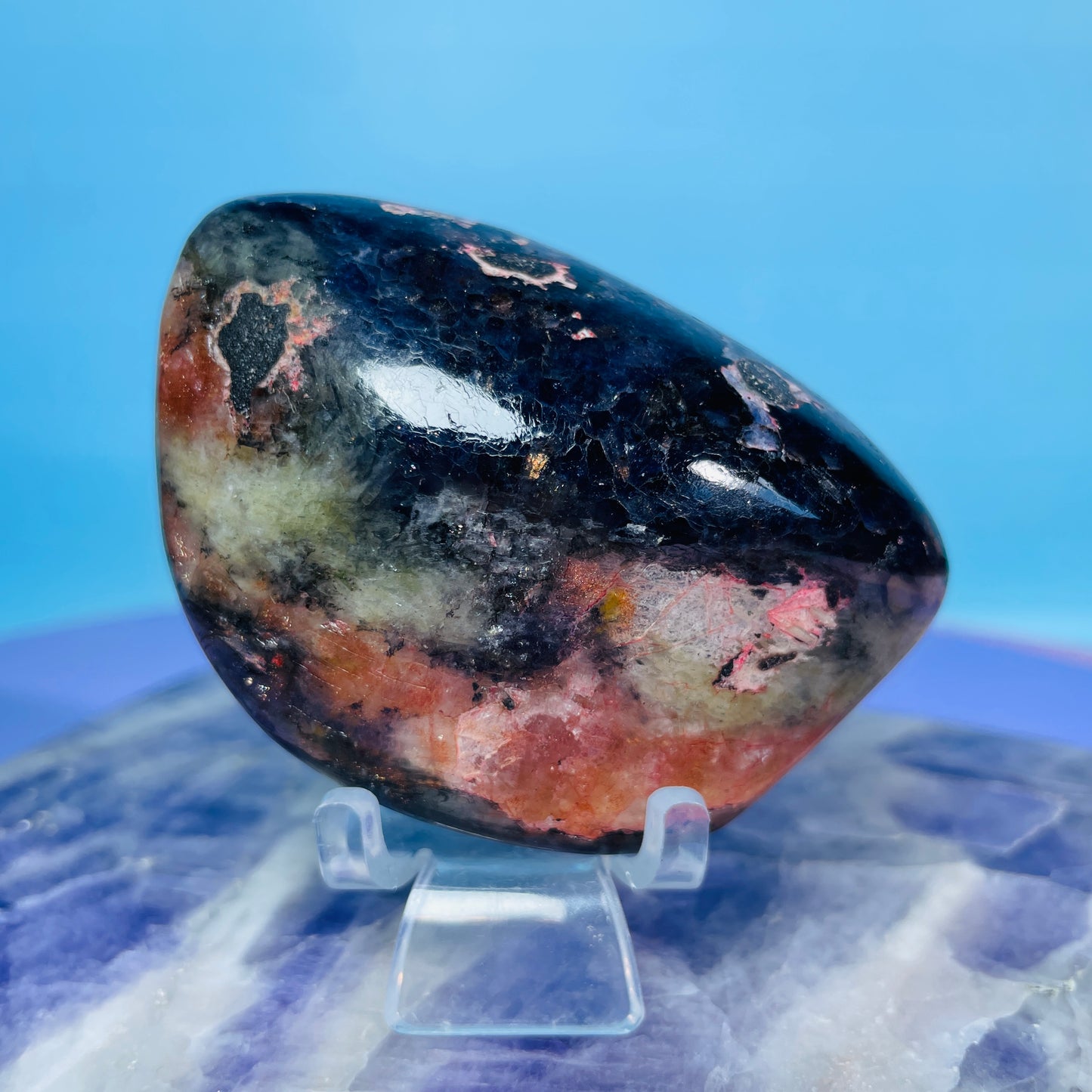 Iolite + Sunstone Small Freeform (Video)