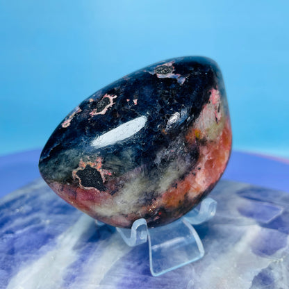 Iolite + Sunstone Small Freeform (Video)