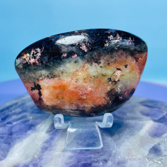 Iolite + Sunstone Small Freeform (Video)