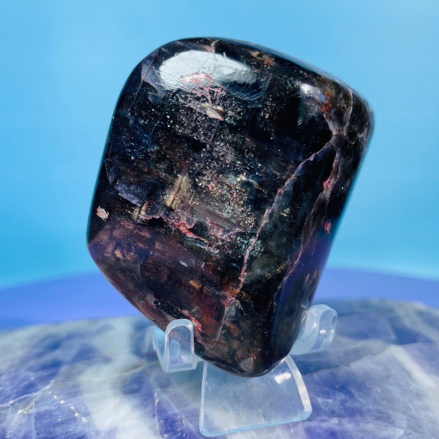 Iolite + Sunstone Small Freeform (Video)