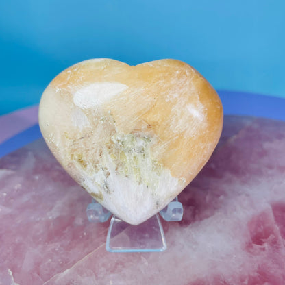 Peach Stilbite + Scolecite Heart Medium Carving