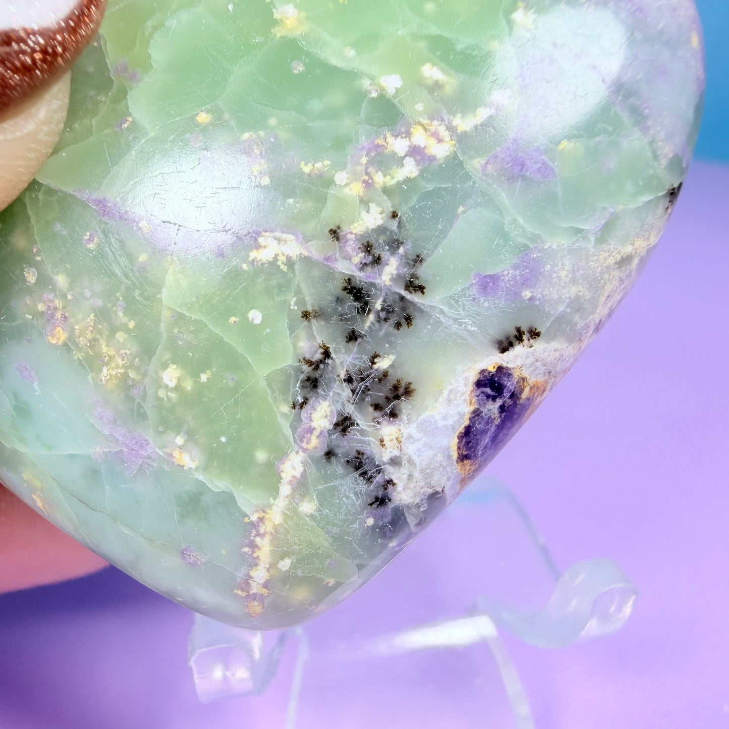 Bolivianite (Fluorite/Serpentine) Heart Carving (UV Reactive)