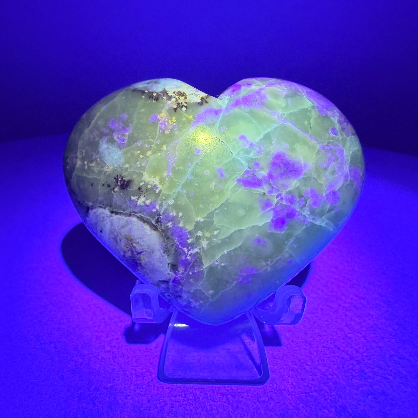 Bolivianite (Fluorite/Serpentine) Heart Carving (UV Reactive)