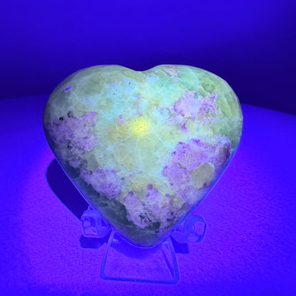 Bolivianite (Fluorite/Serpentine) Heart Carving (UV Reactive)