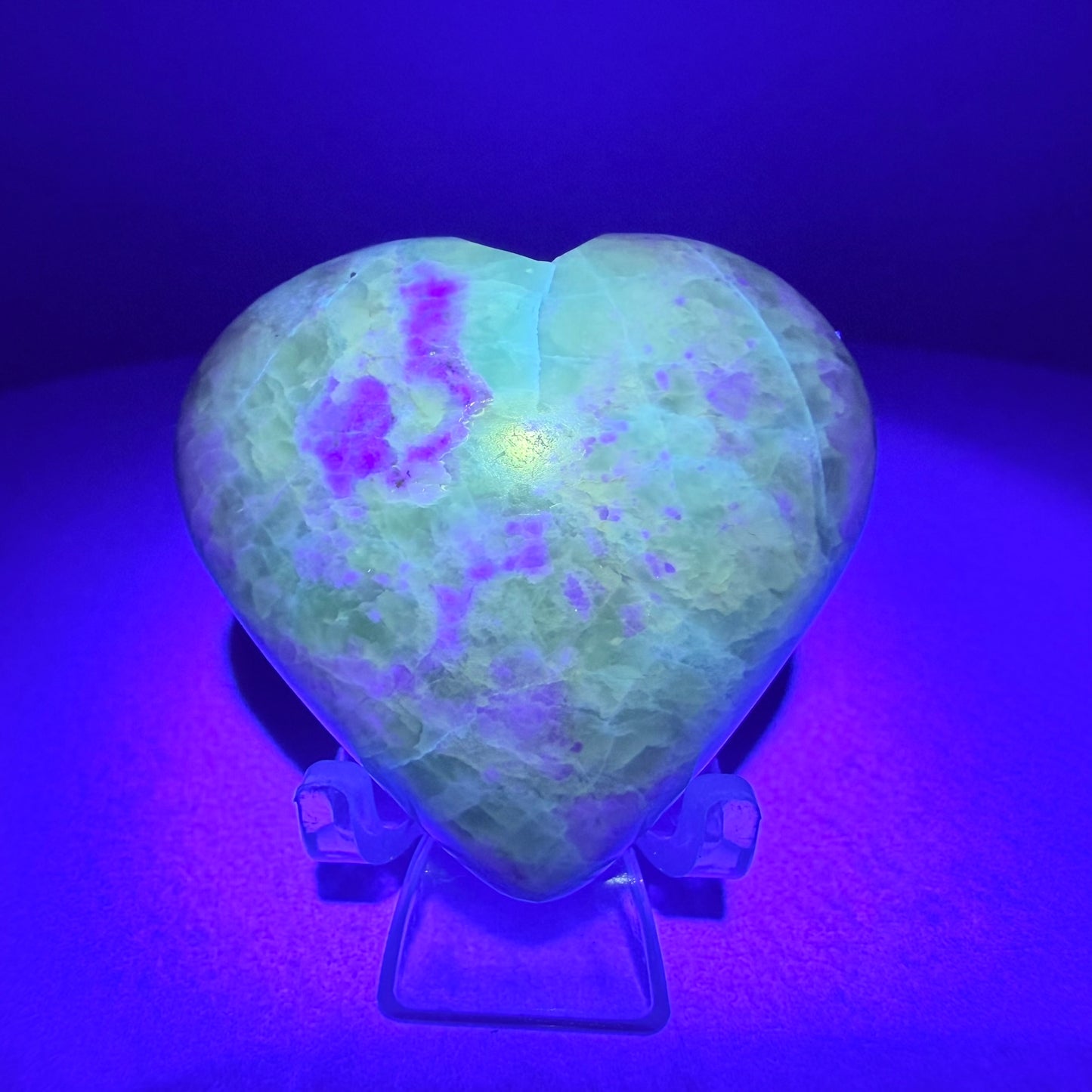 Bolivianite (Fluorite/Serpentine) Heart Carving (UV Reactive)