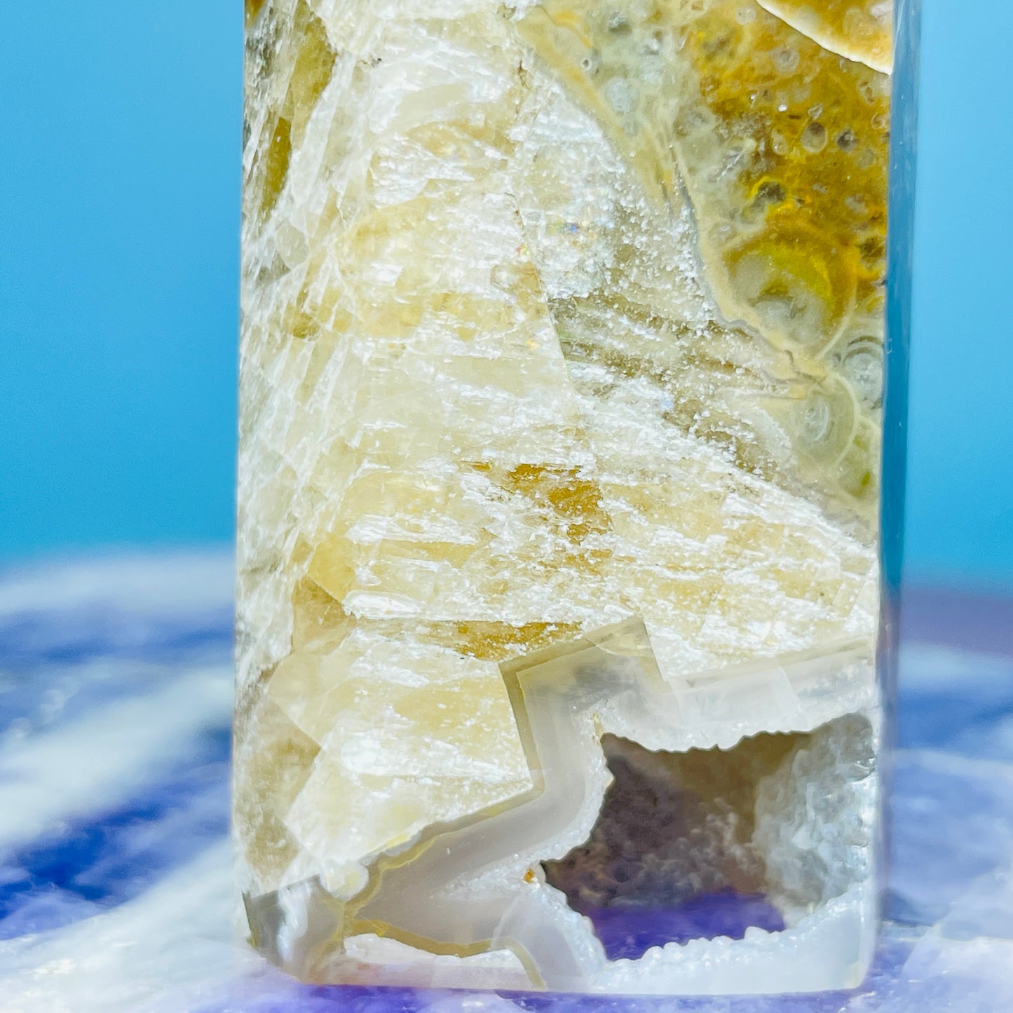 Mangano Calcite in Volcanic Agate Small Tower (Double UV Reaction)