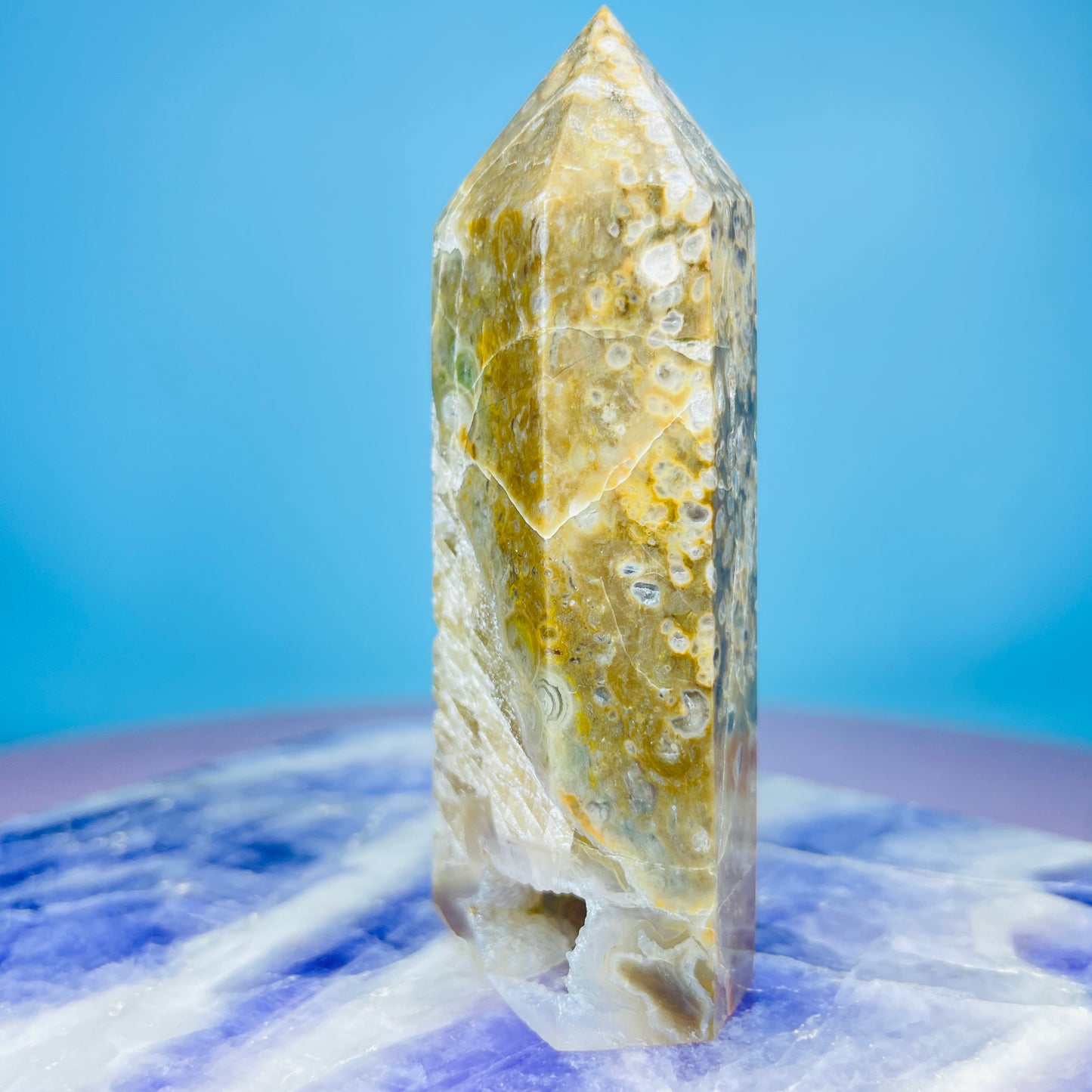 Mangano Calcite in Volcanic Agate Small Tower (Double UV Reaction)