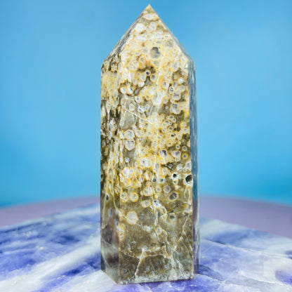 Mangano Calcite in Volcanic Agate Small Tower (Double UV Reaction)