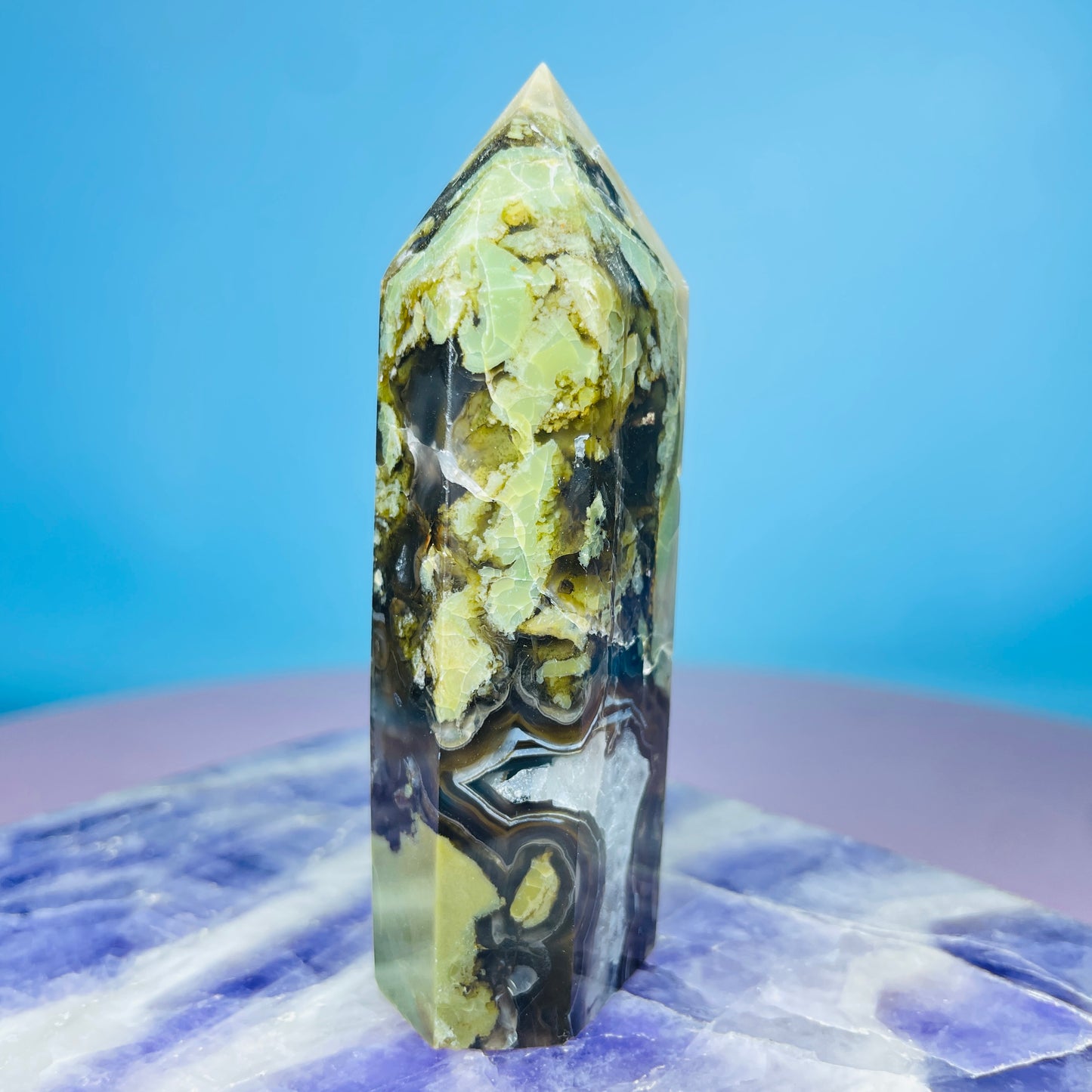 Mangano Calcite in Volcanic Agate Small Tower (Double UV Reaction)