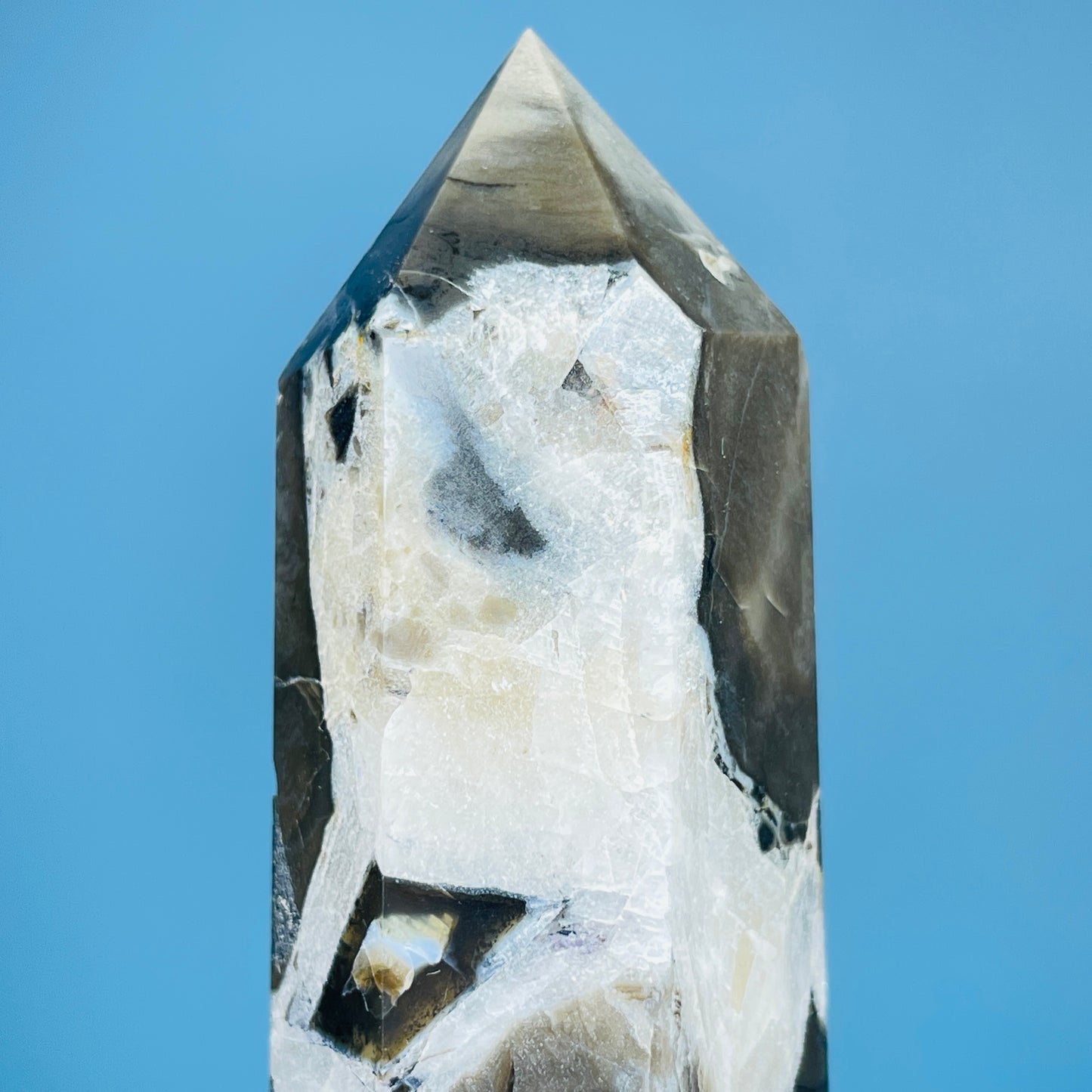 Mangano Calcite in Volcanic Agate Medium Tower (Double UV Reaction)