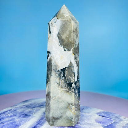Mangano Calcite in Volcanic Agate Medium Tower (Double UV Reaction)