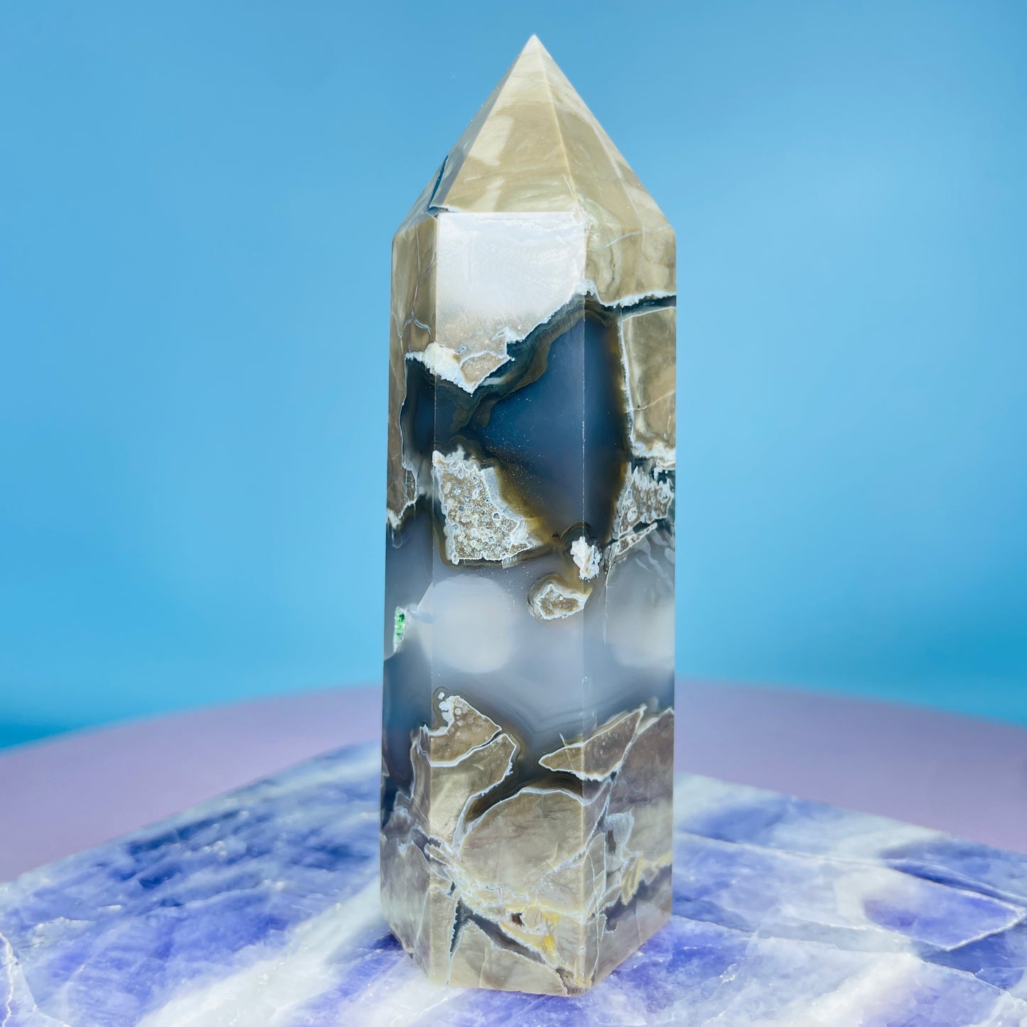 Mangano Calcite in Volcanic Agate Medium Tower (Double UV Reaction)