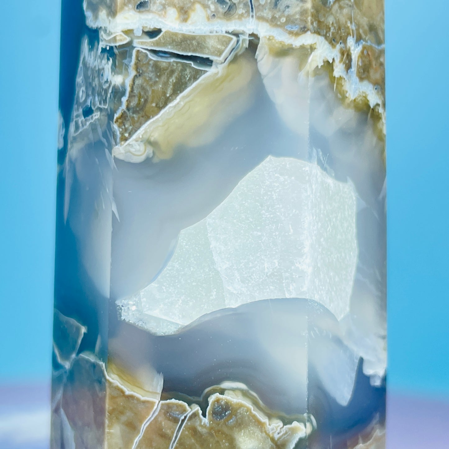 Mangano Calcite in Volcanic Agate Medium Tower (Double UV Reaction)