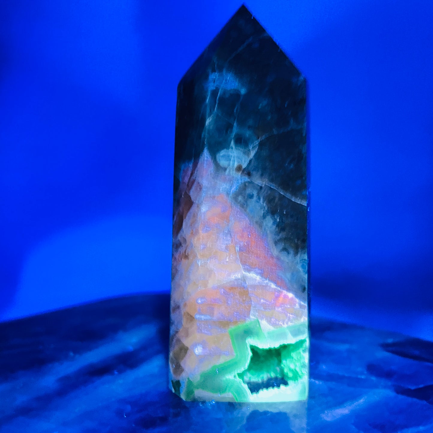 Mangano Calcite in Volcanic Agate Small Tower (Double UV Reaction)