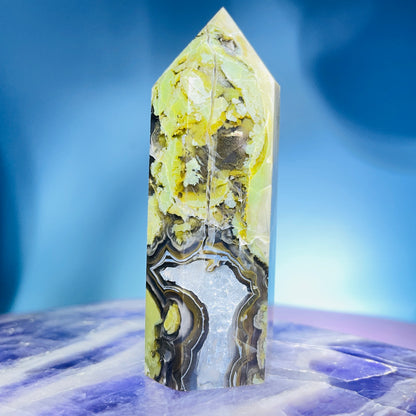 Mangano Calcite in Volcanic Agate Small Tower (Double UV Reaction)