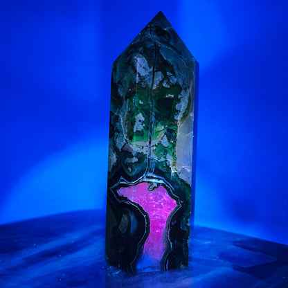 Mangano Calcite in Volcanic Agate Small Tower (Double UV Reaction)