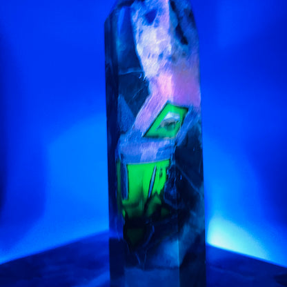 Mangano Calcite in Volcanic Agate Medium Tower (Double UV Reaction)