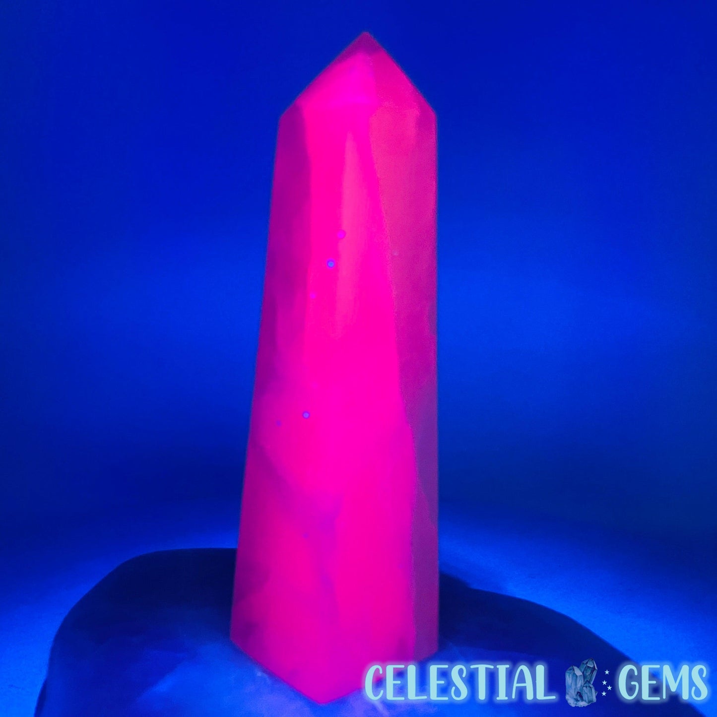 Mangano UV Calcite Large Obelisk Tower