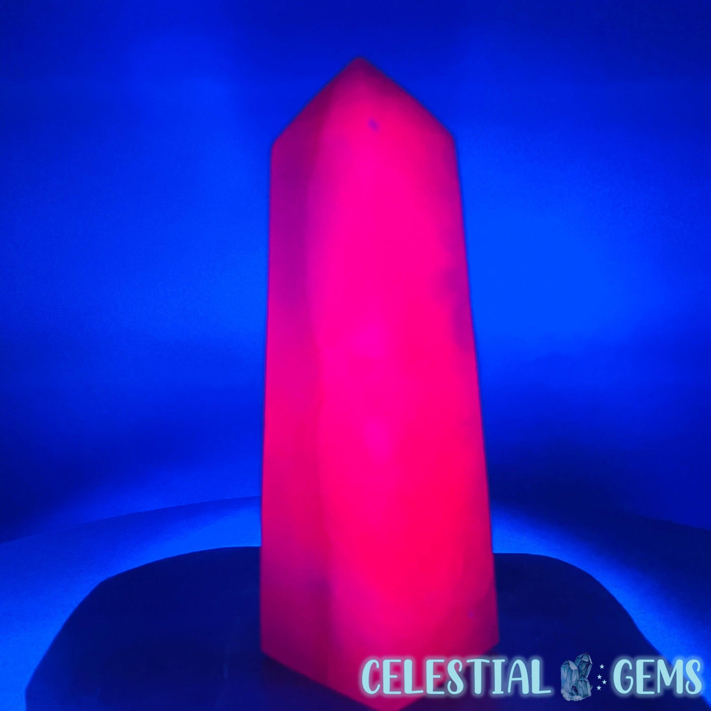 Mangano UV Calcite Medium Chunky Obelisk Tower