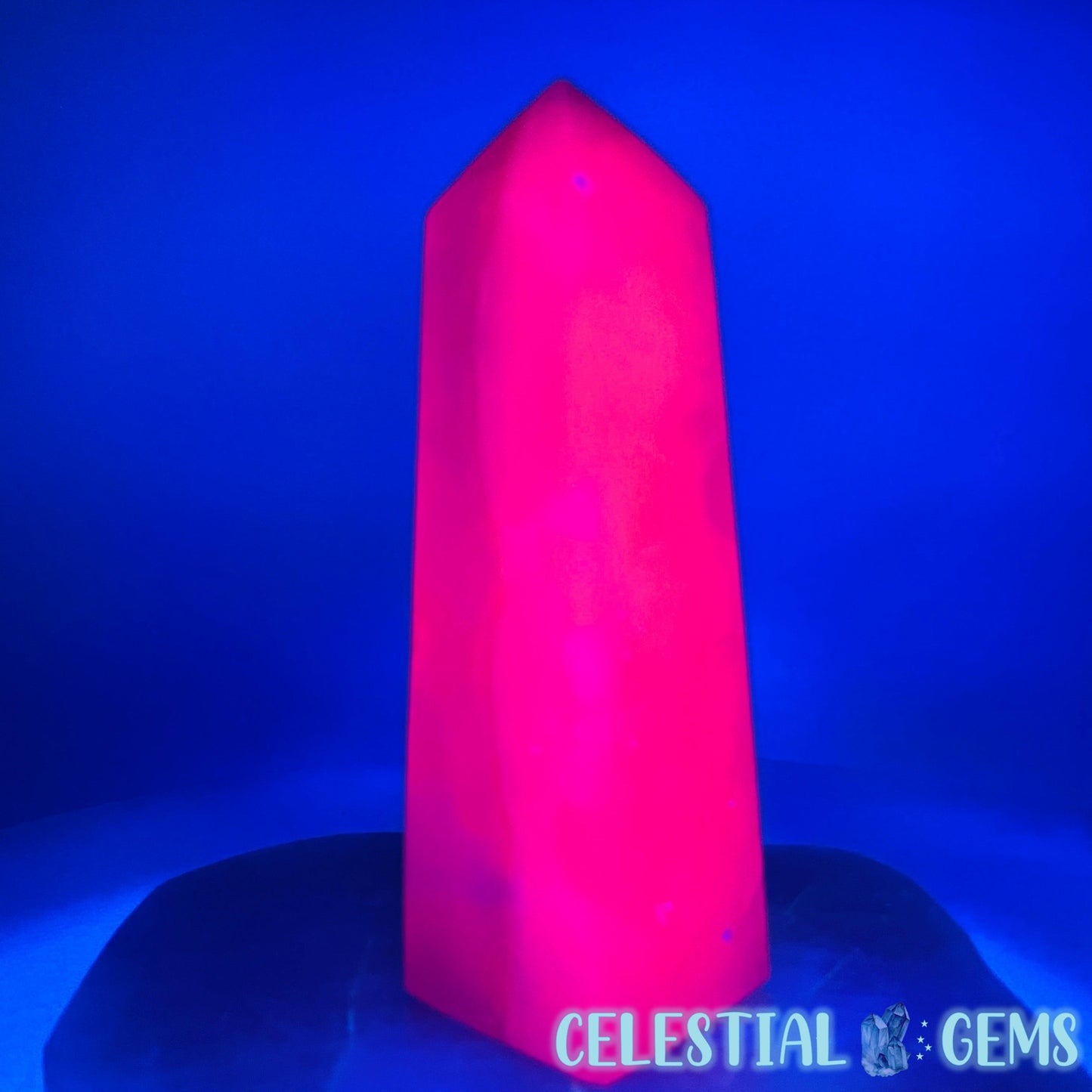 Mangano UV Calcite Medium Chunky Obelisk Tower