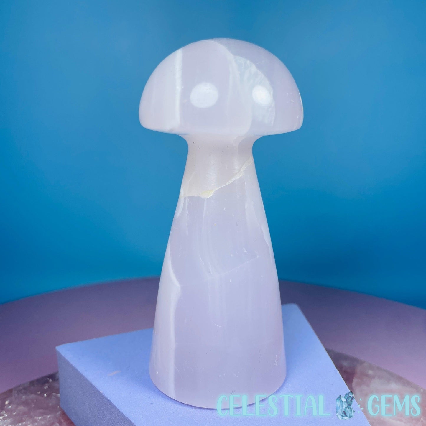 Mangano UV Calcite Mushroom Medium Carving