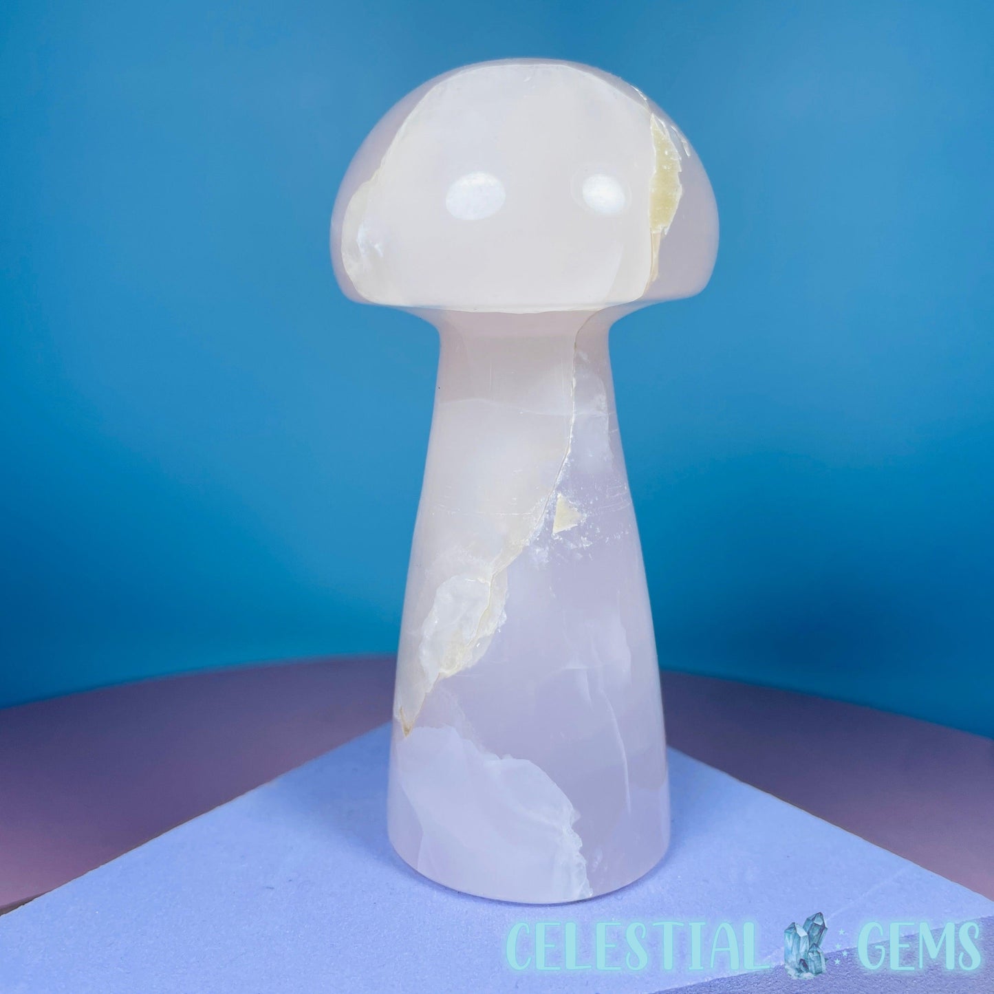 Mangano UV Calcite Mushroom Medium Carving