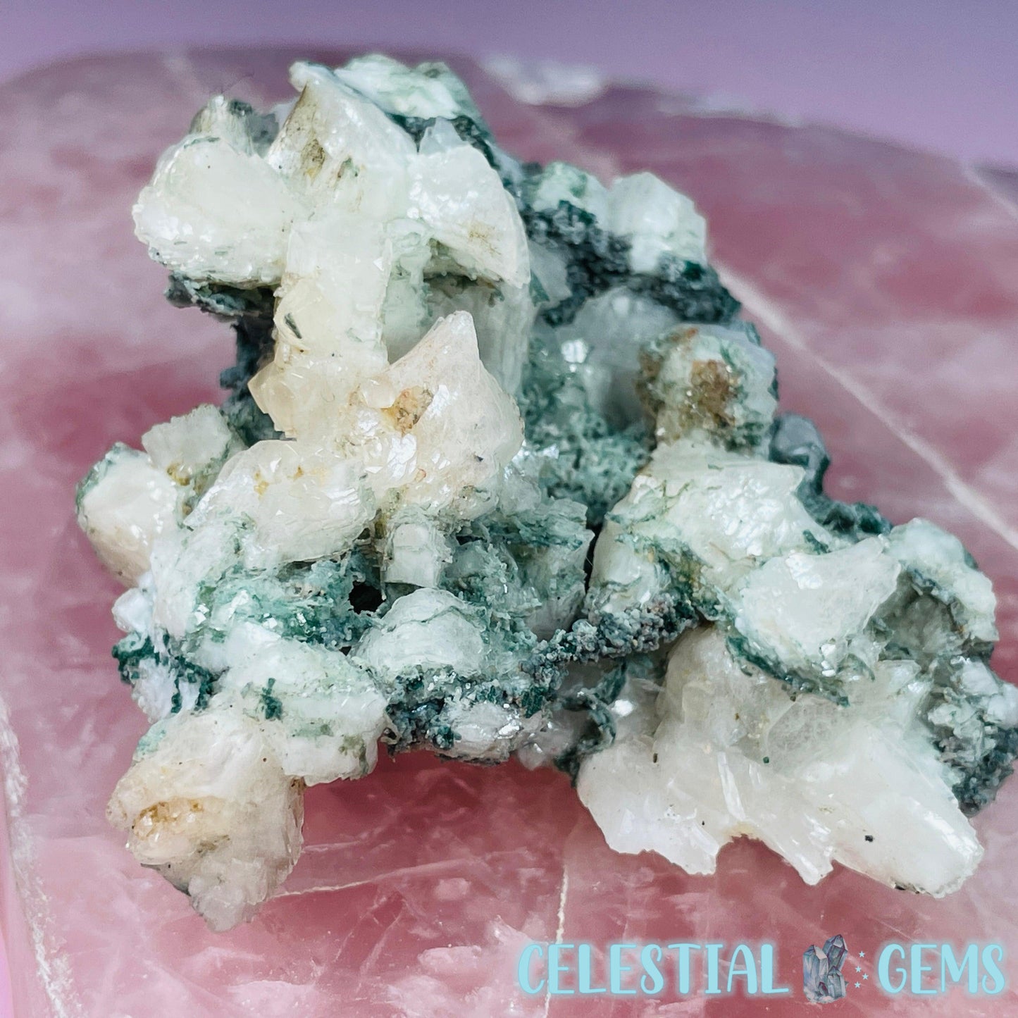 Marshy Heulandite + Stilbite + Celadonite Small Cluster