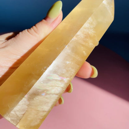 Optical Honey Calcite Medium Tower (Video)