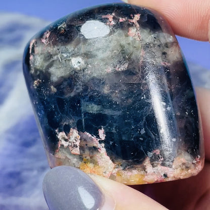 Iolite + Sunstone Small Freeform (Video)