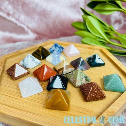Crystal Pyramid Tiny Carving (15 Materials Available)